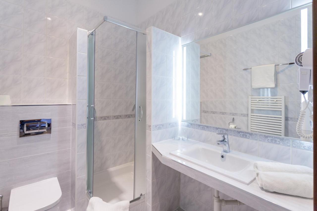 Hotel Mikulski Gliwice Bagian luar foto