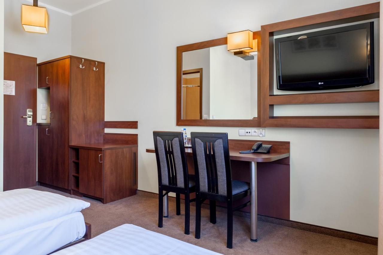 Hotel Mikulski Gliwice Bagian luar foto