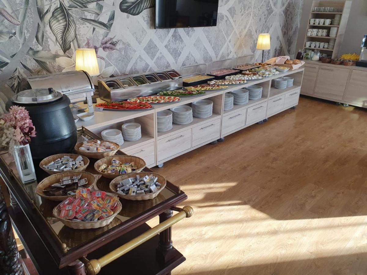 Hotel Mikulski Gliwice Bagian luar foto