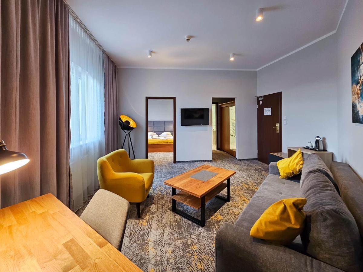 Hotel Mikulski Gliwice Bagian luar foto